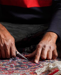 رفو گری قالی در قالیشویی الهیه